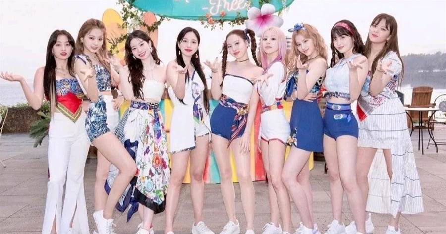 JYP花錢了！愛馬仕LV做女愛豆醜衣服，子瑜「吊帶連衣裙」改良自Hermès很有看點，化妝師把TWICE娜璉畫的一言難盡